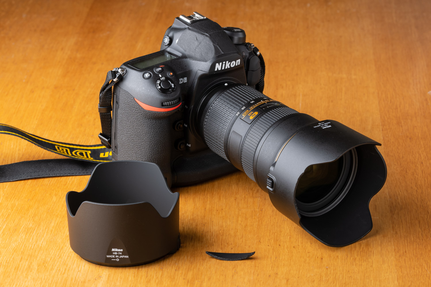 Nikon D6 購入した新しいフード