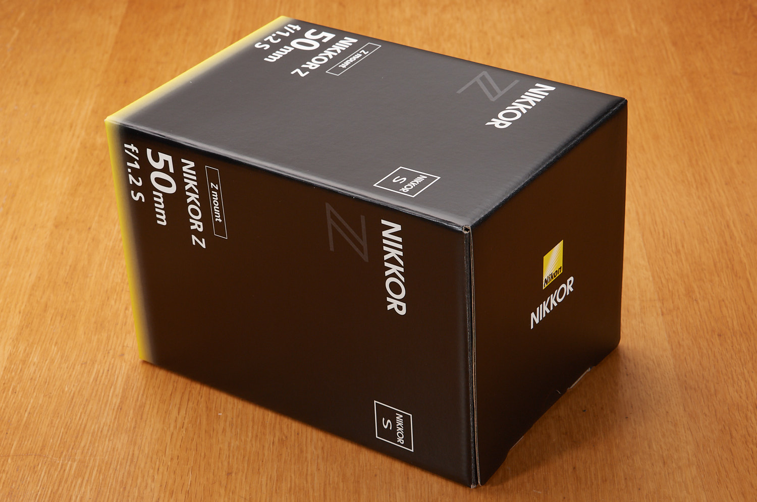 NIKKOR Z 50mm f/1.2 Sの箱