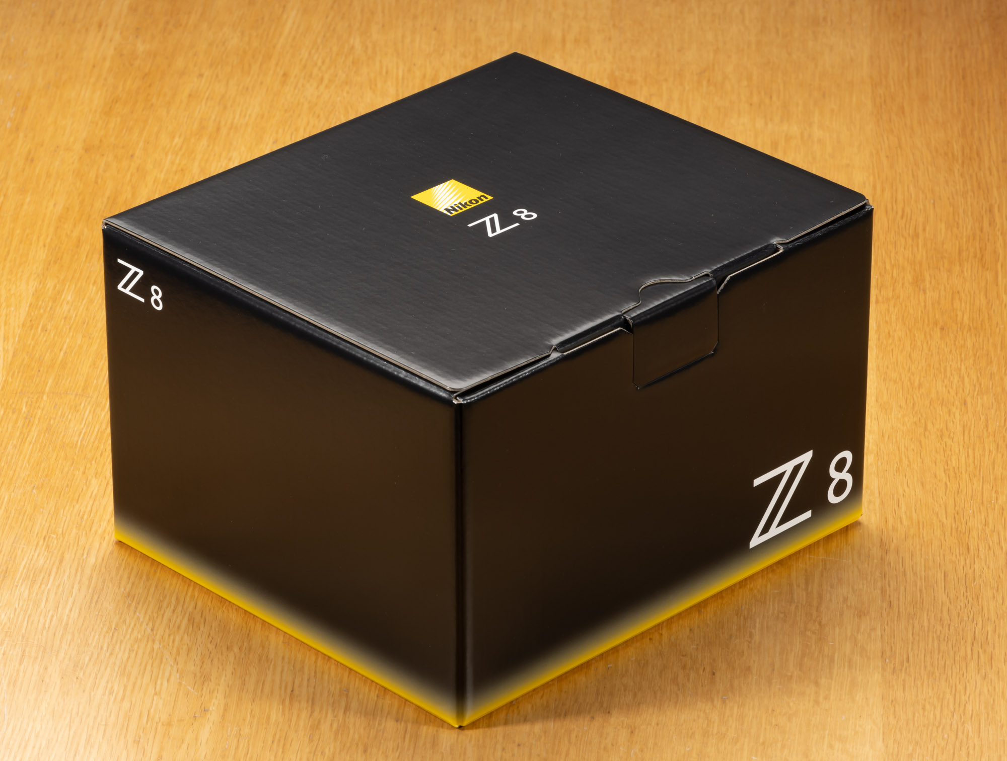 Nikon Z8の化粧箱