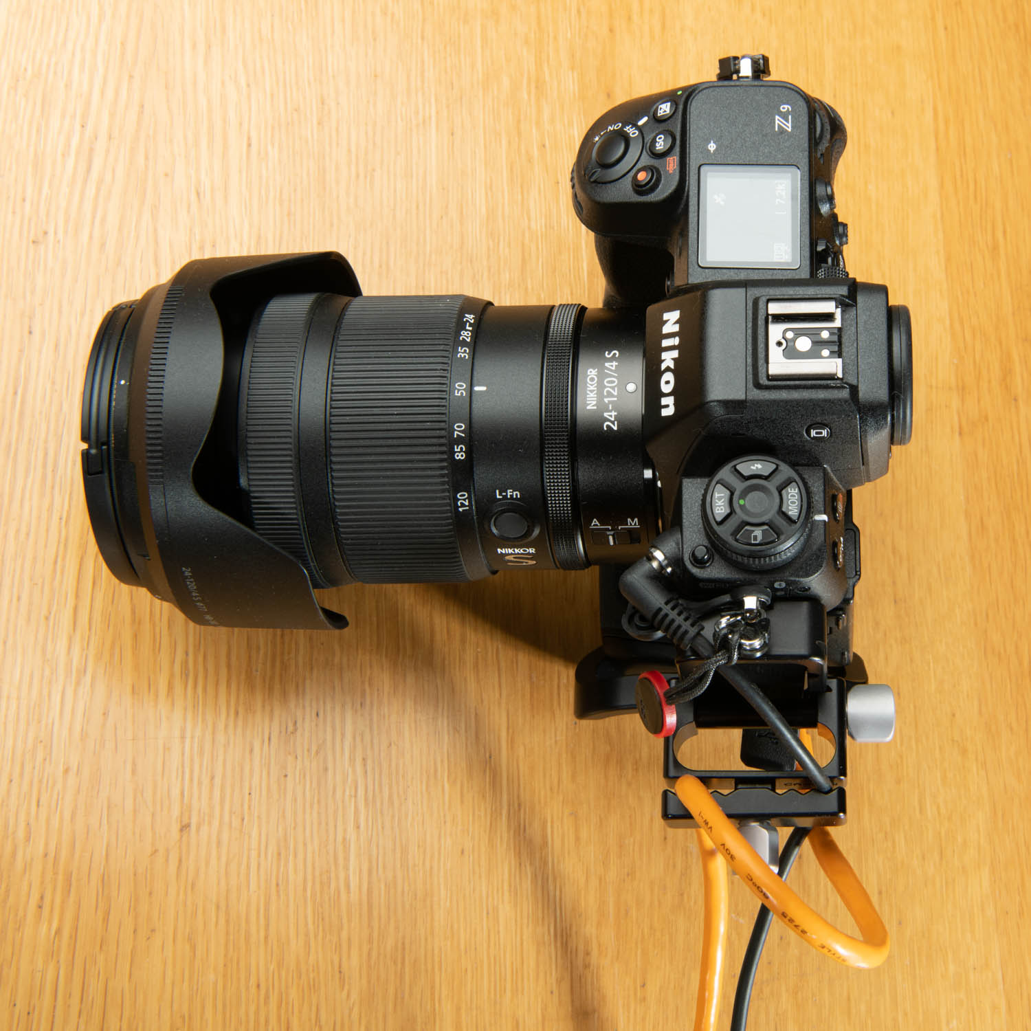 Nikon Z9にRRS CA-1 CABLE ANCHOR（ケーブルアンカー）を装着、上部から全体